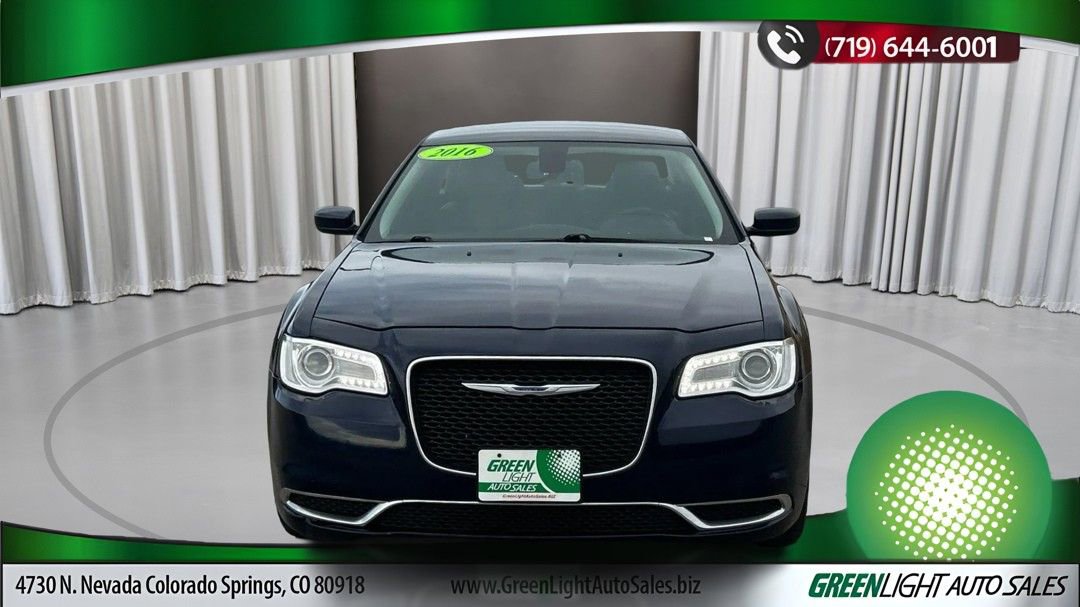 Used 2016 Chrysler 300 Limited image 8