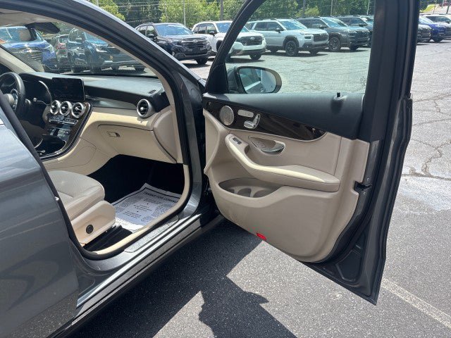 Used 2021 Mercedes-Benz GLC 300 4MATIC image 46