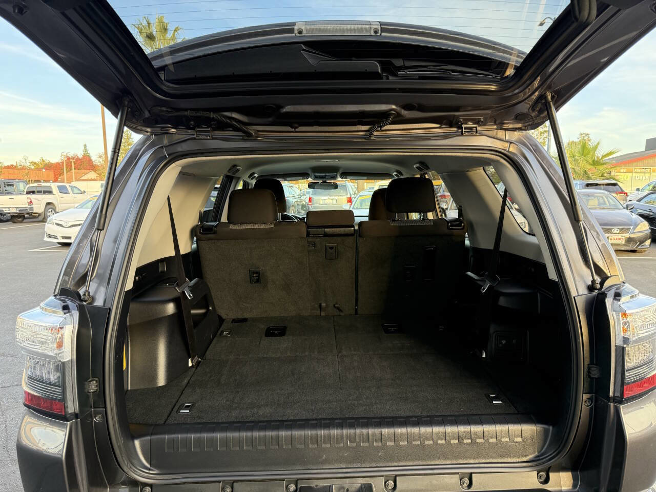 Used 2019 Toyota 4Runner SR5 AWD/4WD image 27