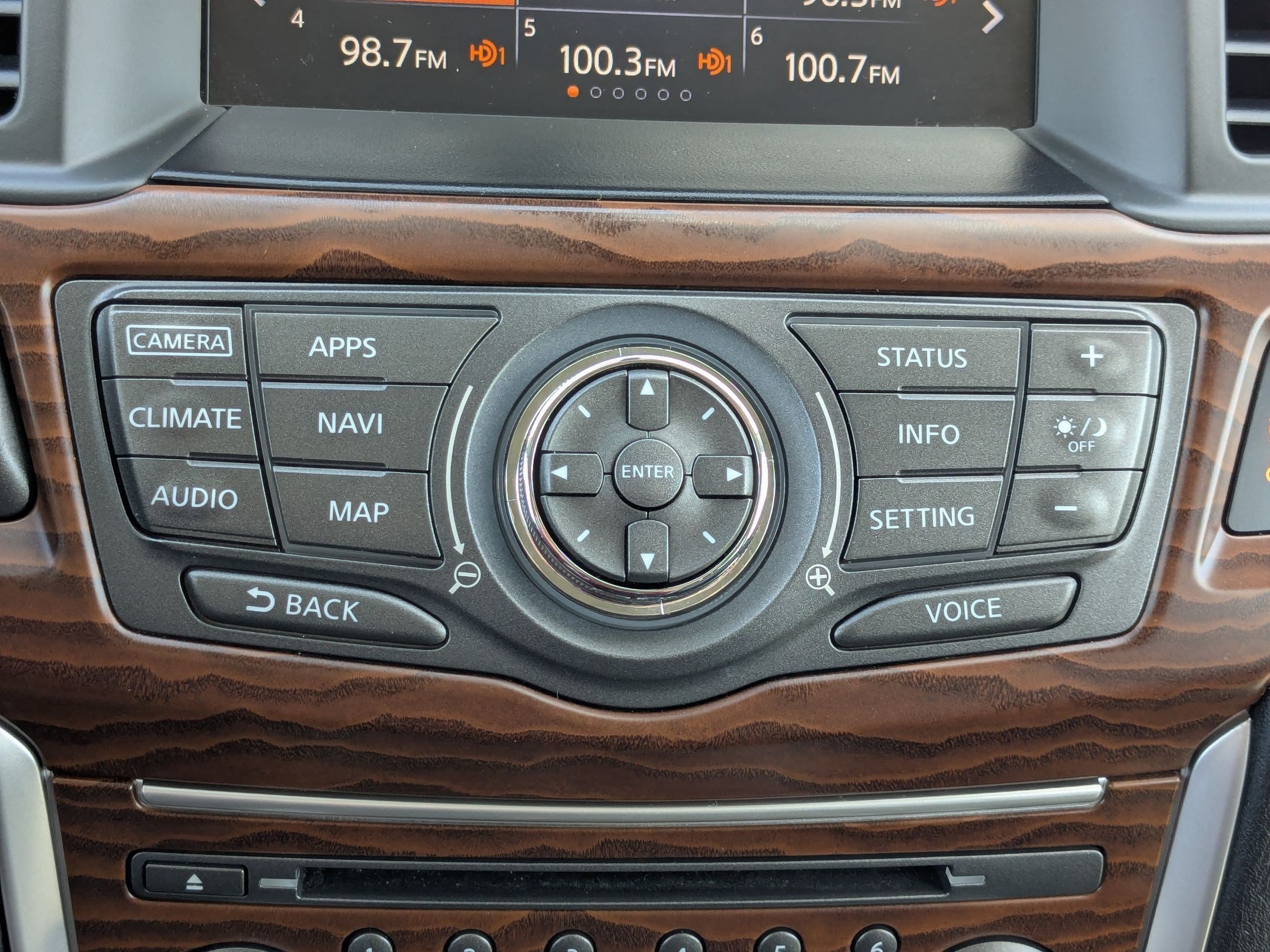 Used 2017 Nissan Pathfinder Platinum w/ Family Entertainment Package AWD/4WD image 22