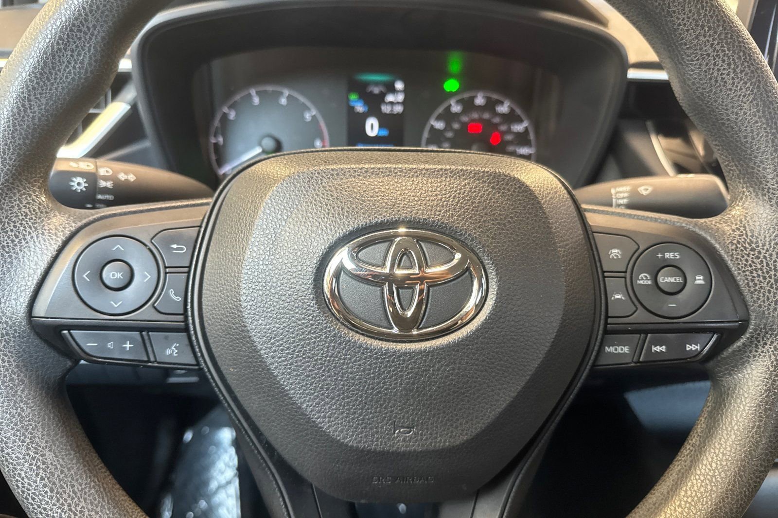 Used 2024 Toyota Corolla LE w/ LE Convenience Package FWD image 29