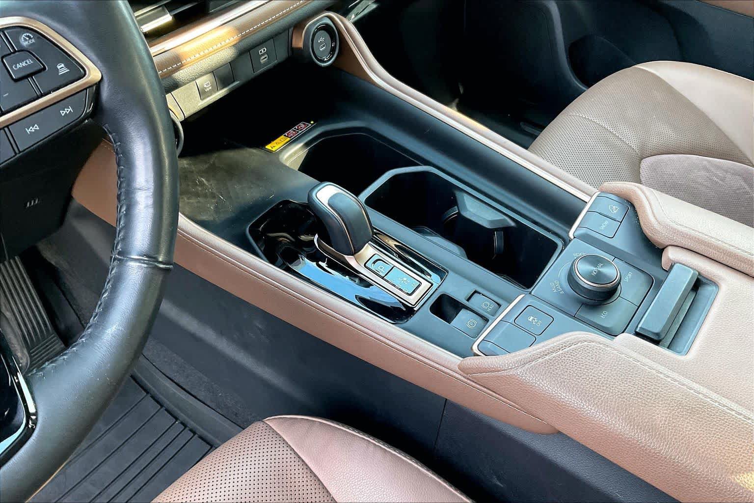 Used 2024 Toyota Grand Highlander AWD Hybrid image 16