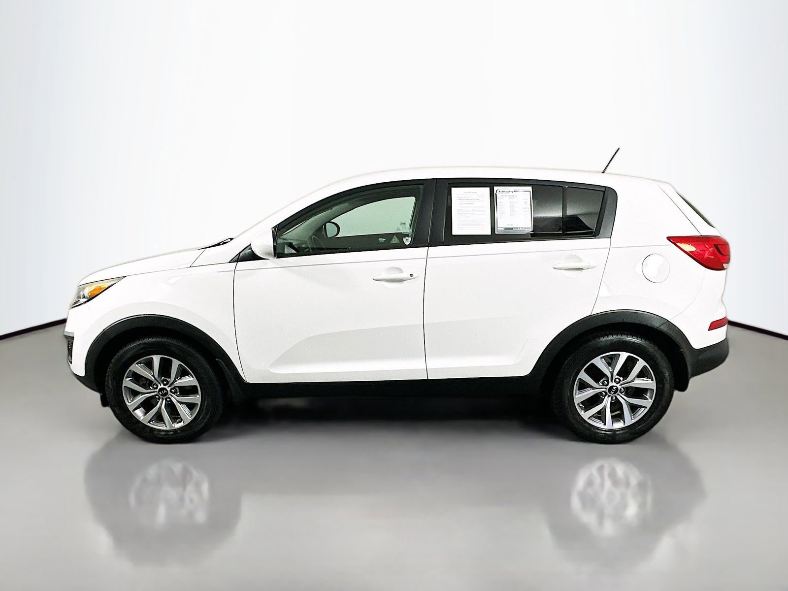 Used 2016 Kia Sportage LX FWD image 4
