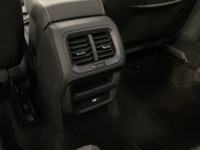 Certified 2025 Volkswagen Taos SE w/ Panoramic Sunroof Package image 24