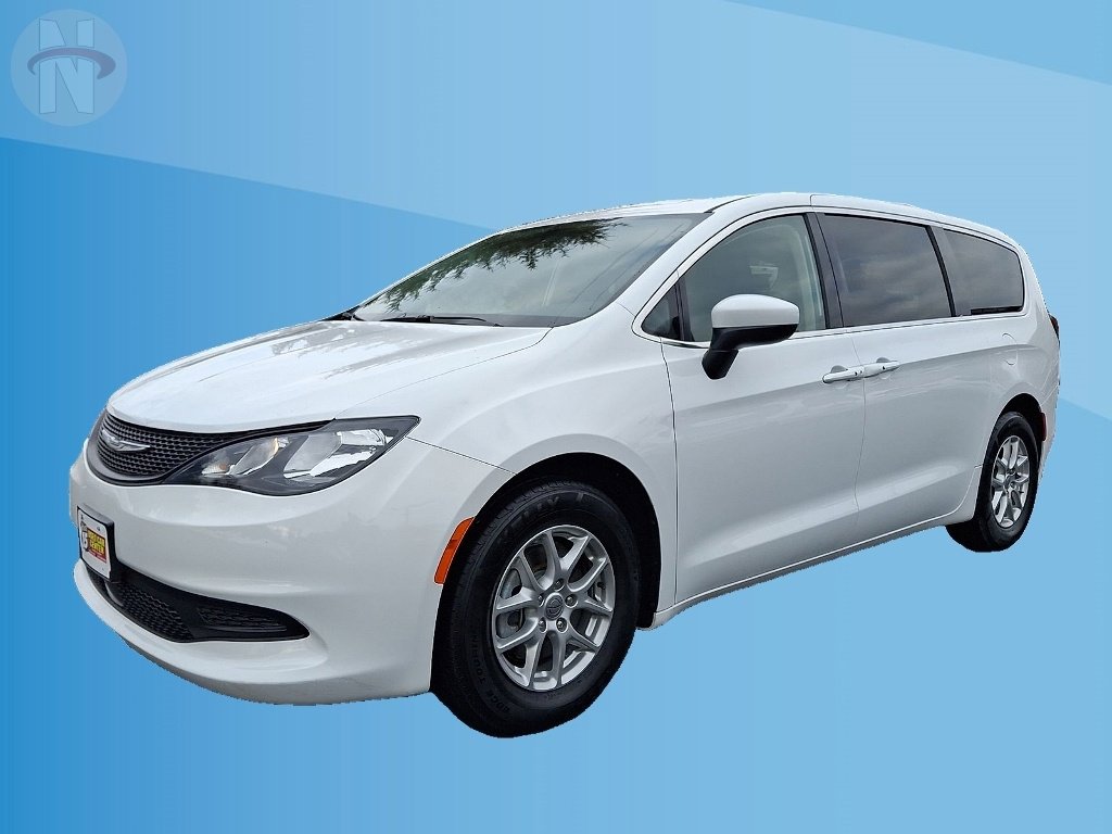 Used 2022 Chrysler Voyager LX image 10