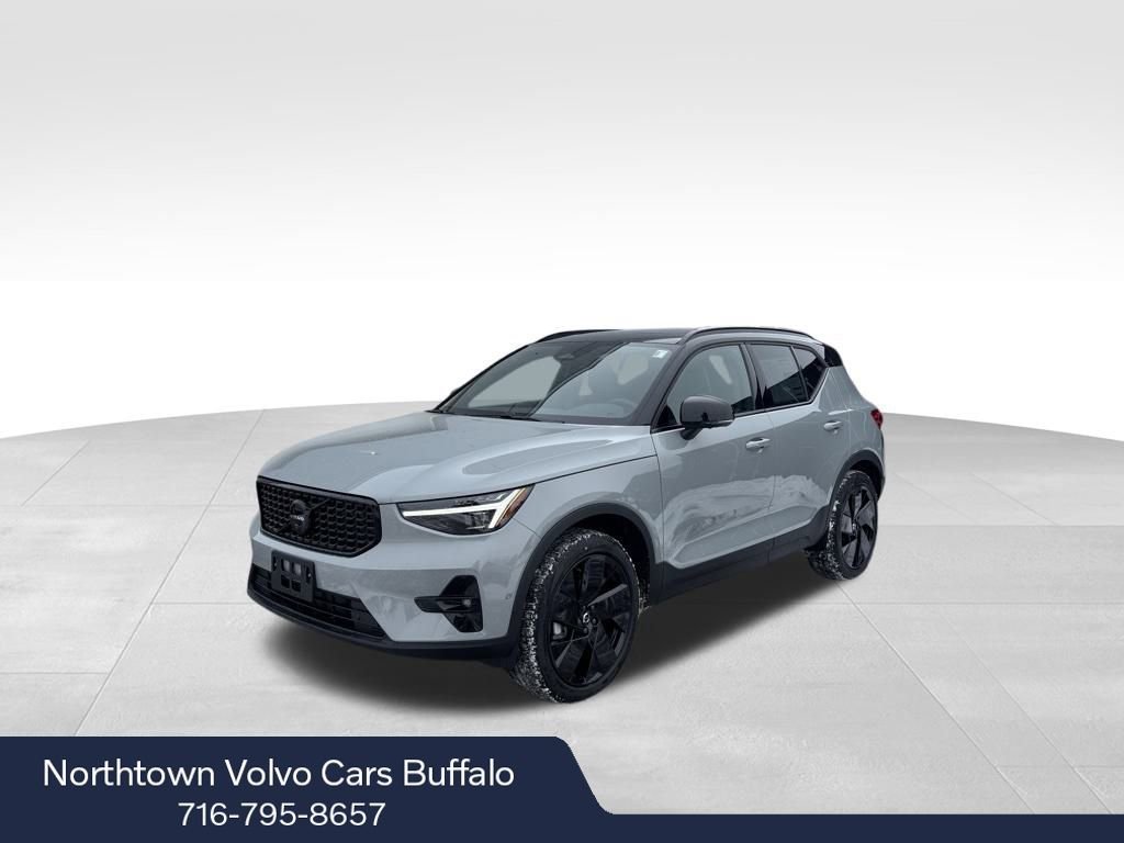 New 2026 Volvo XC40 B5 Ultra w/ Climate Package