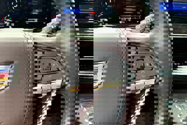 Used 2023 Cadillac Escalade Sport Platinum w/ LPO, ONYX Package image 19