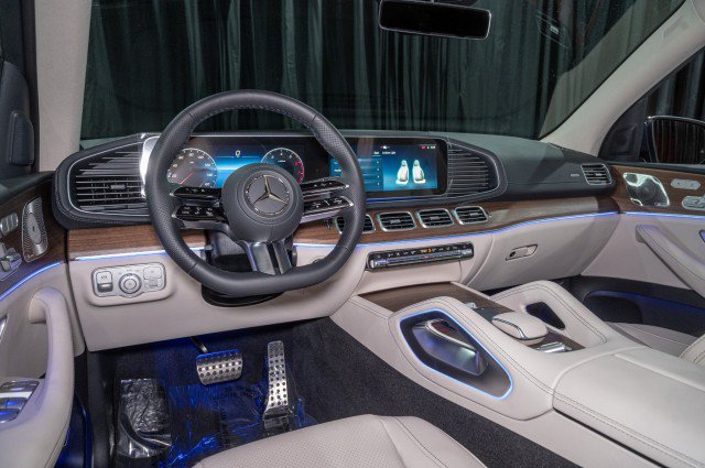 New 2026 Mercedes-Benz GLS 450 4MATIC image 18