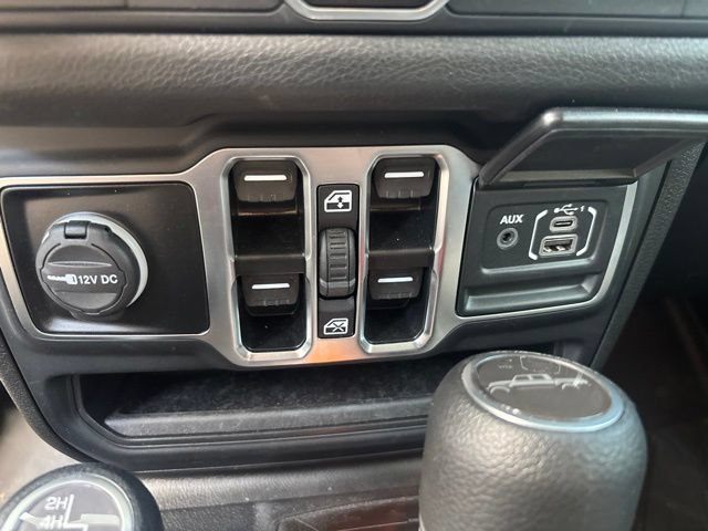 Certified 2025 Jeep Gladiator Sport AWD/4WD image 46