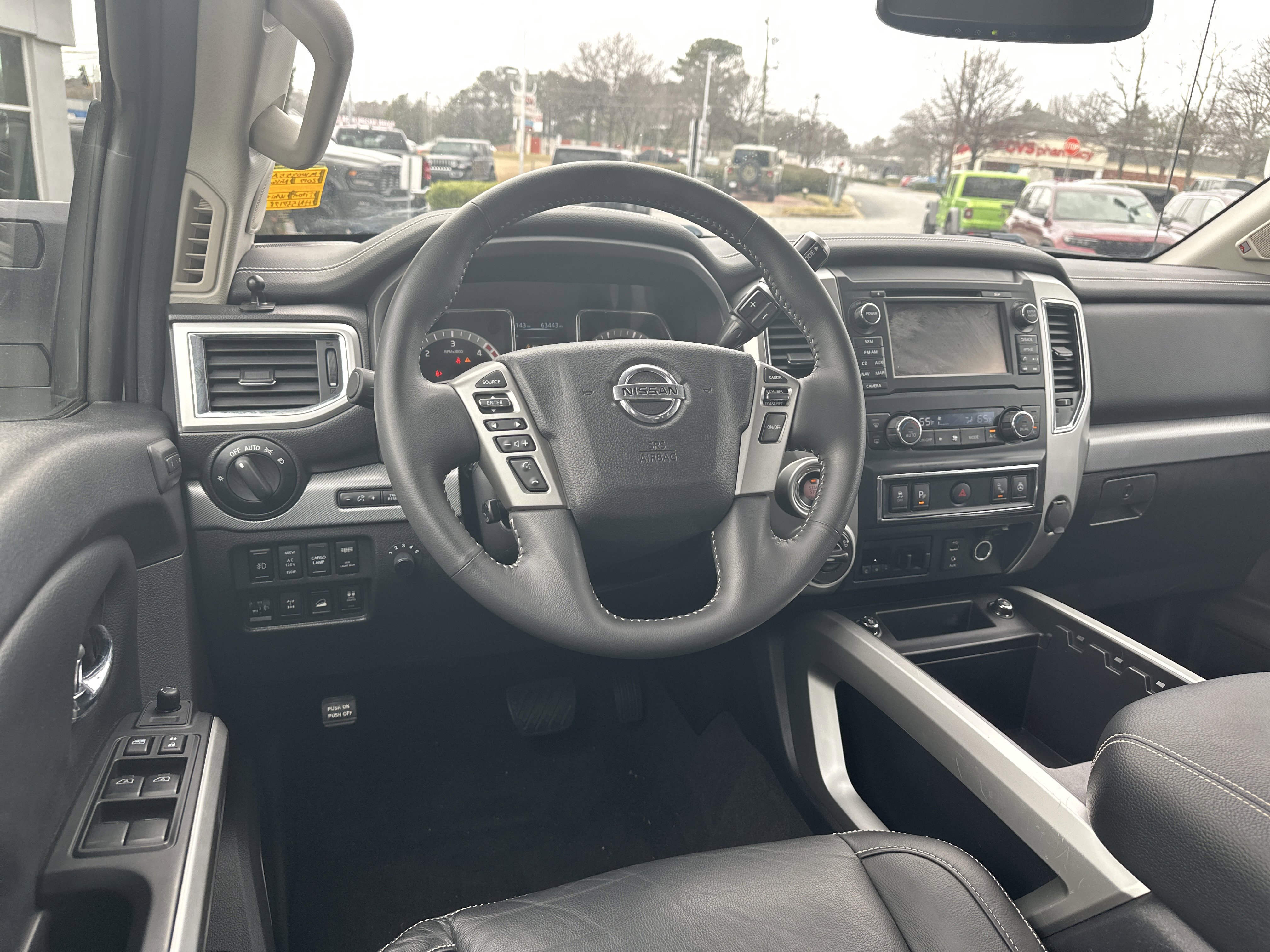 Used 2017 Nissan Titan PRO-4X w/ Pro-4x Convenience Package image 24