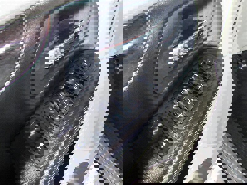 Used 2014 Chrysler Town & Country Touring image 12