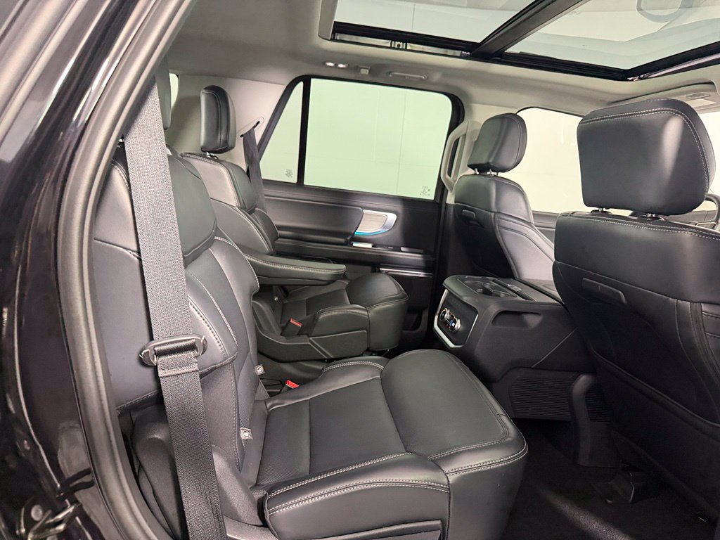 Used 2025 Ford Expedition Platinum AWD/4WD image 20