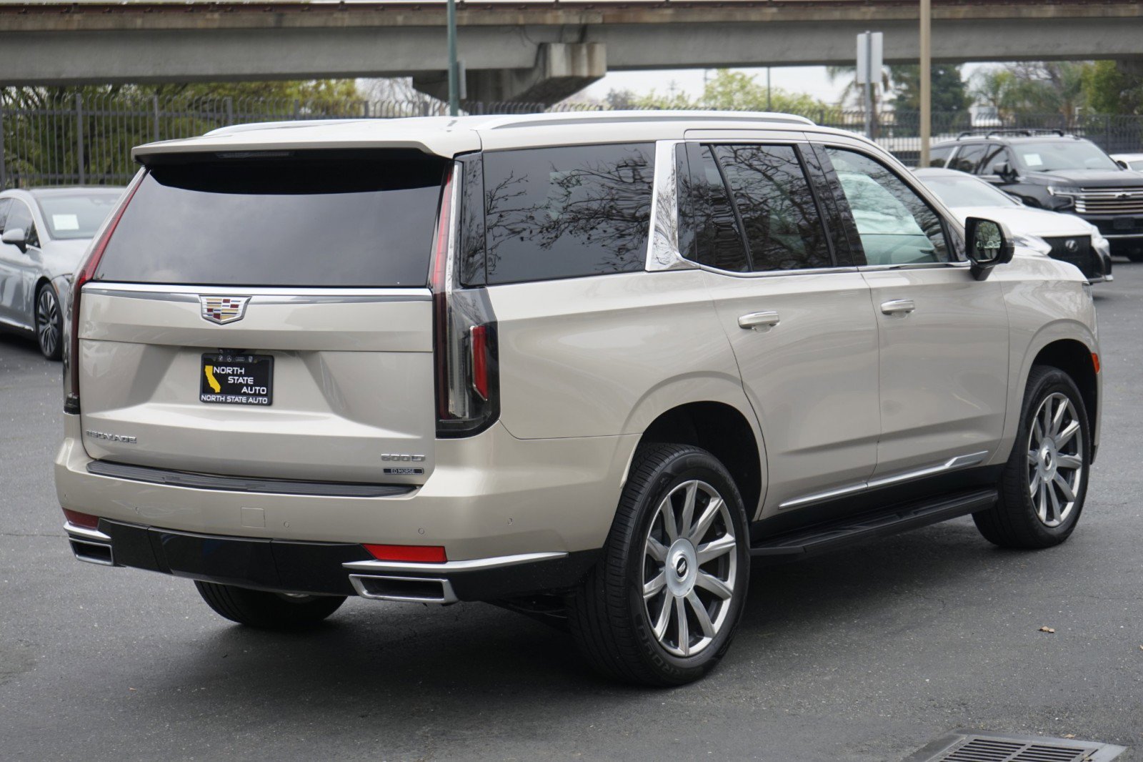 Used 2021 Cadillac Escalade Premium Luxury Platinum image 7