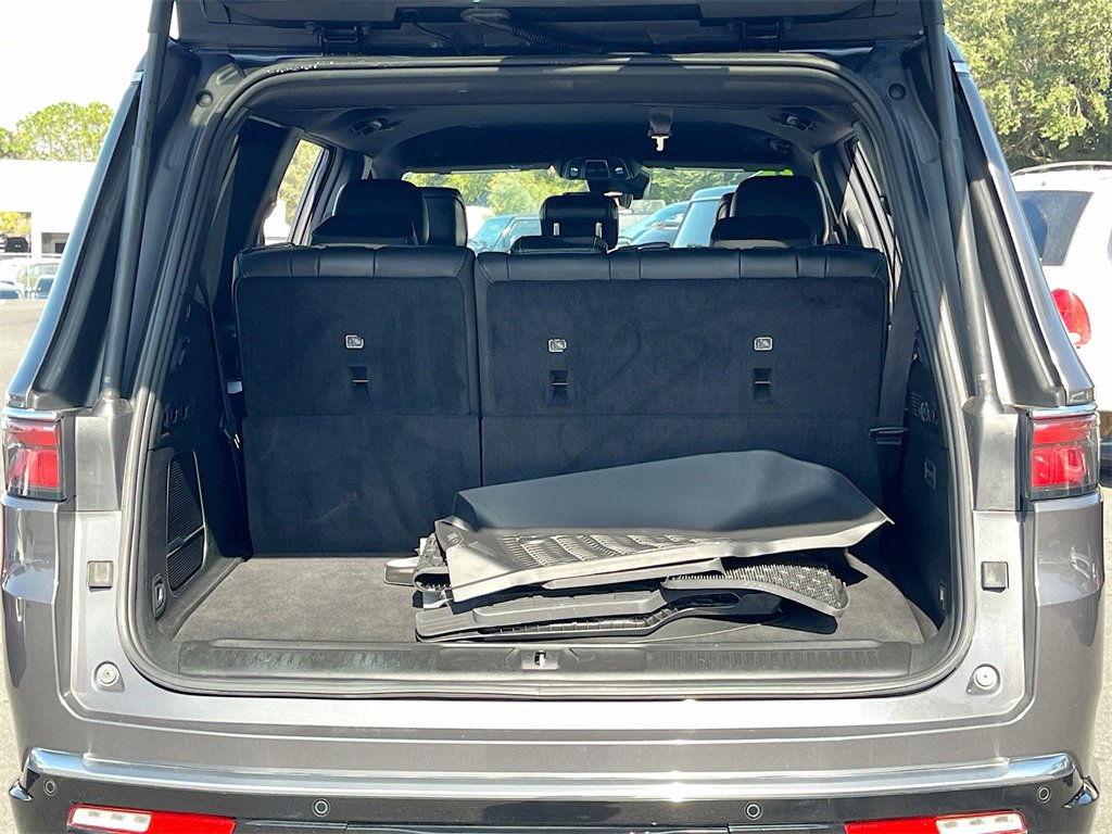 Used 2023 Jeep Wagoneer Series III w/ Preferred Equipment Group image 27