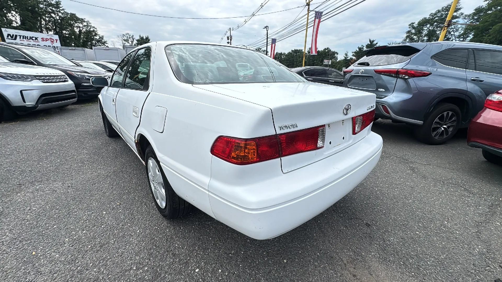 Used 2000 Toyota Camry LE FWD image 7
