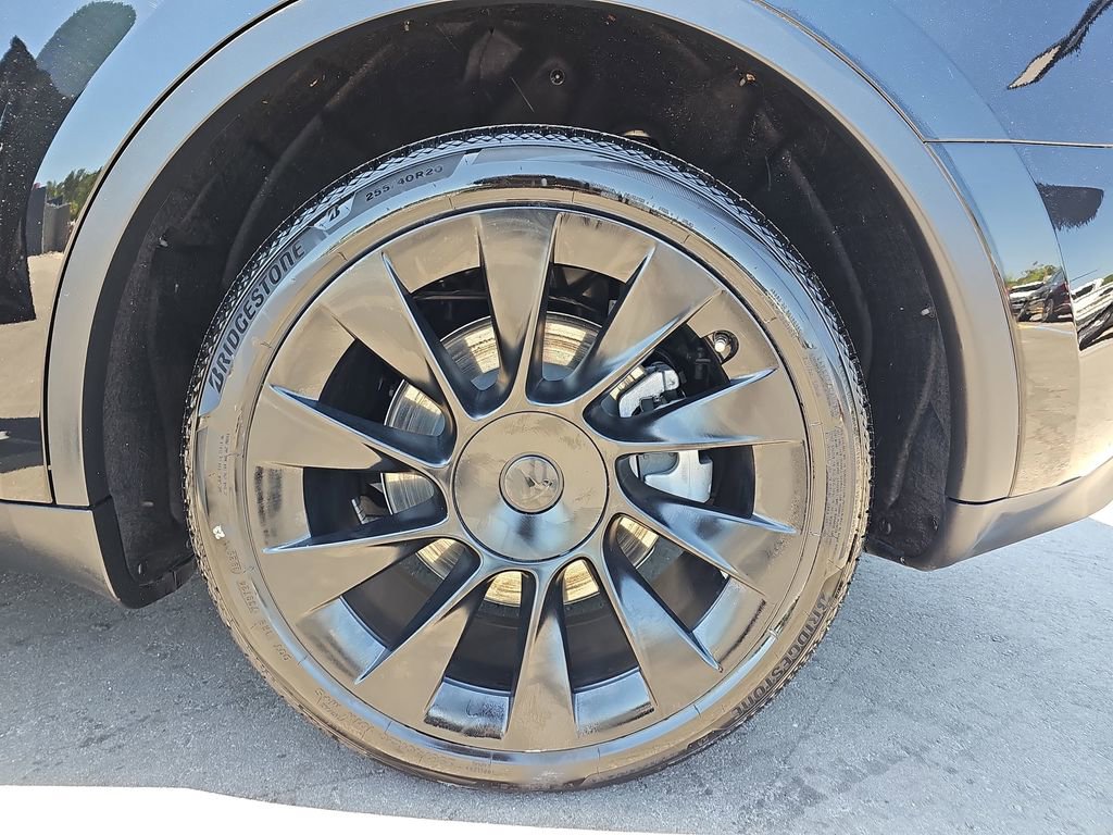 Used 2023 Tesla Model Y Long Range image 37