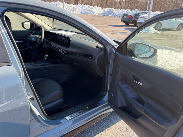 New 2026 Nissan Sentra SR w/ SR Premium Package FWD image 27