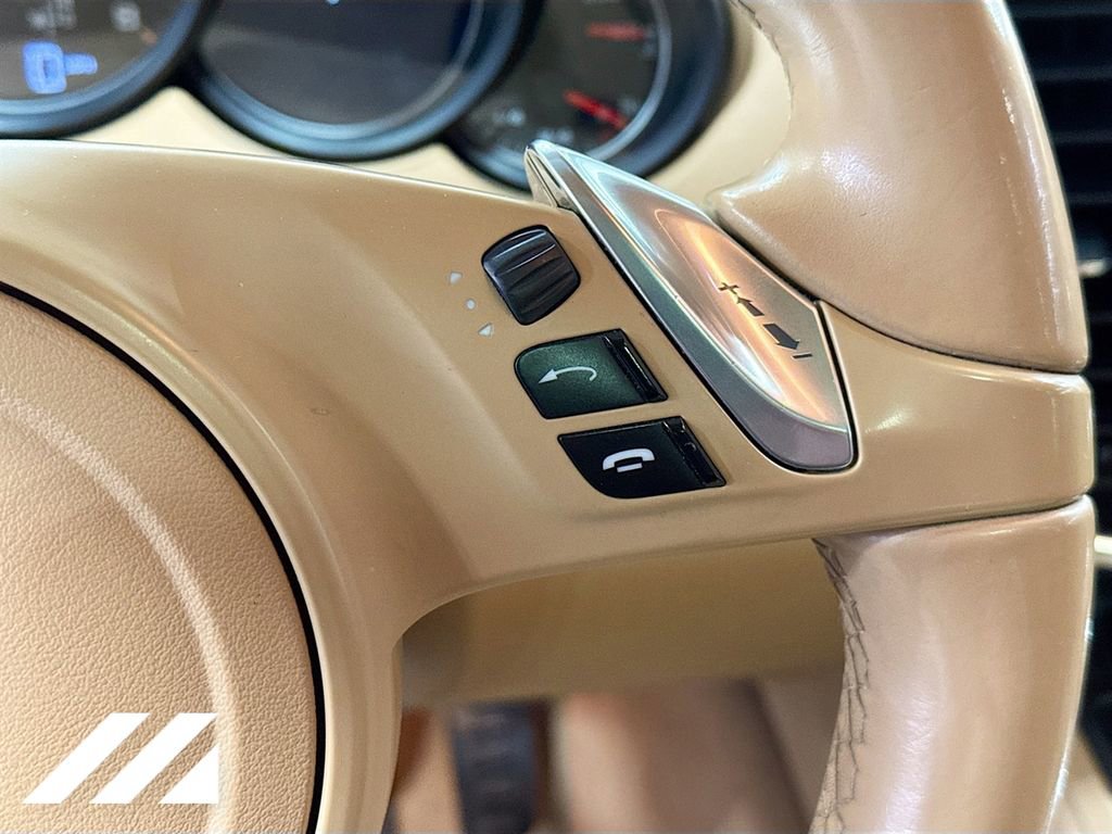 Used 2014 Porsche Cayenne Platinum Edition image 13