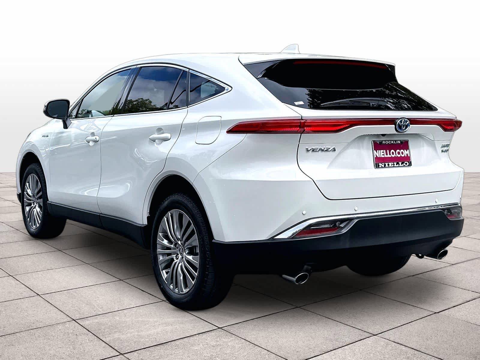 Used 2021 Toyota Venza Limited w/ Carpet Mat Package (TMS) AWD/4WD image 15