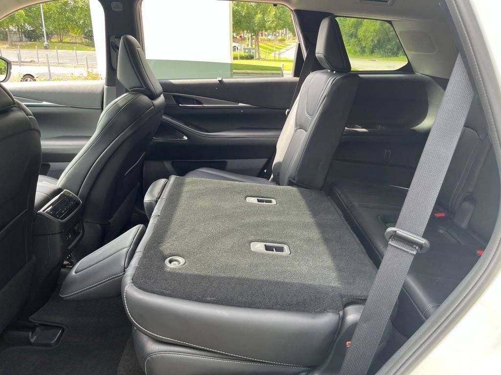 Used 2023 INFINITI QX60 Luxe w/ Performance Audio Package AWD/4WD image 28