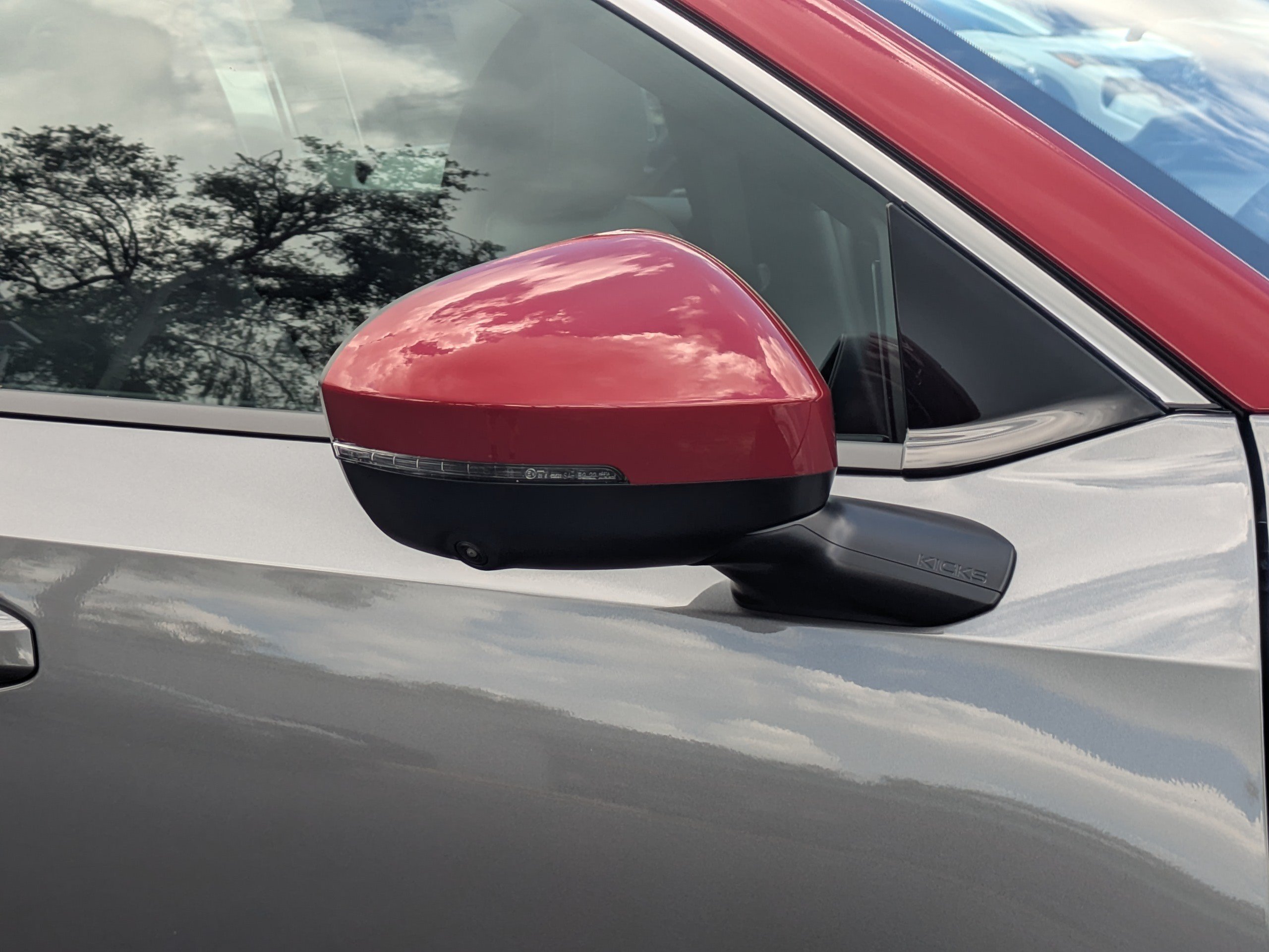 New 2026 Nissan Kicks SR FWD image 12