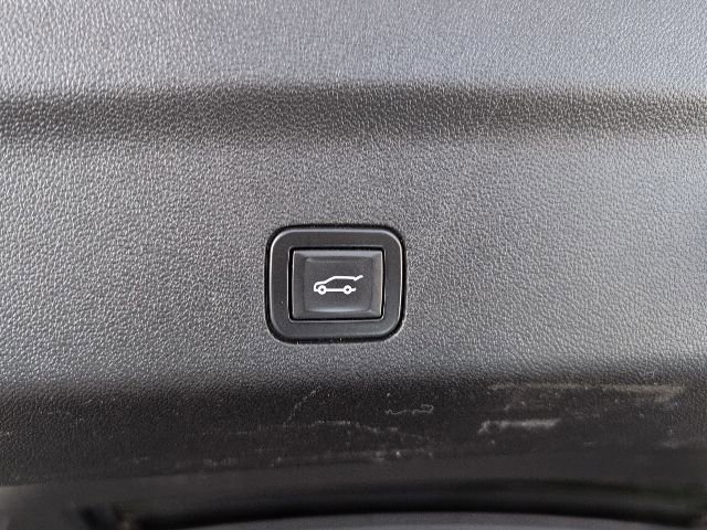 Used 2023 Chevrolet Suburban Z71 AWD/4WD image 34