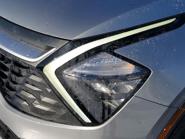 Used 2023 Kia Sportage LX image 29