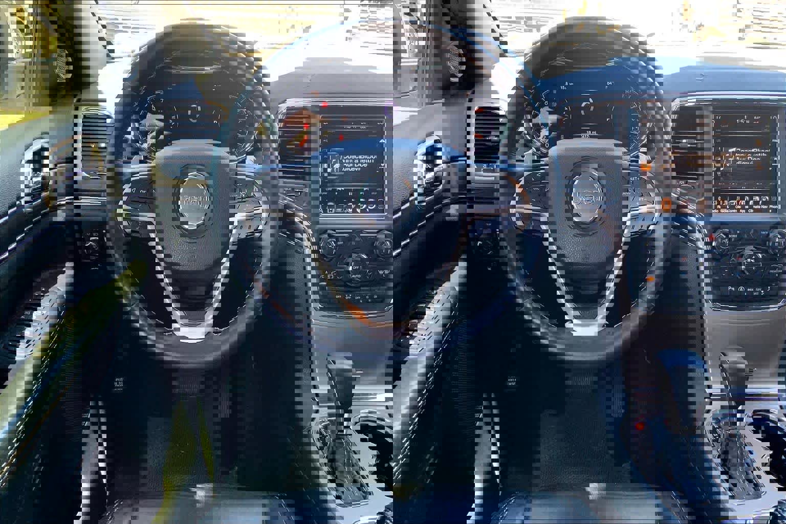 Used 2016 Jeep Grand Cherokee Limited w/ Trailer Tow Group IV image 6