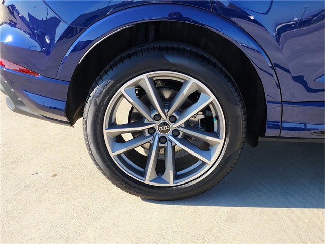 New 2025 Audi Q3 2.0T Premium image 9