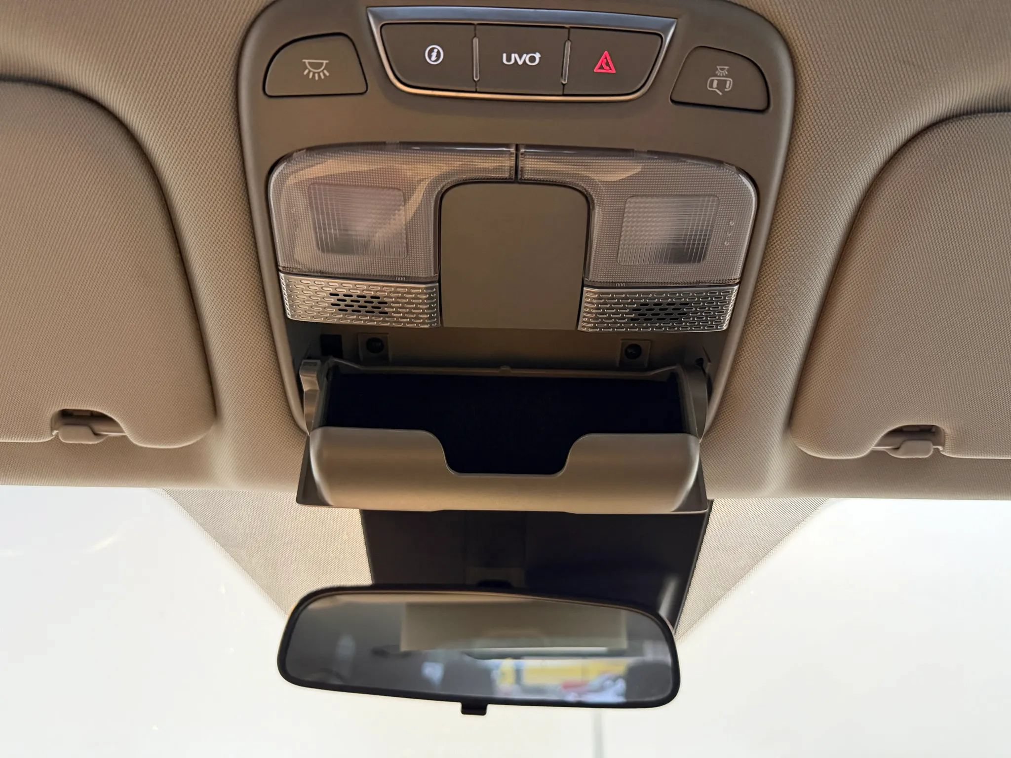 Used 2020 Kia Telluride LX AWD/4WD image 15