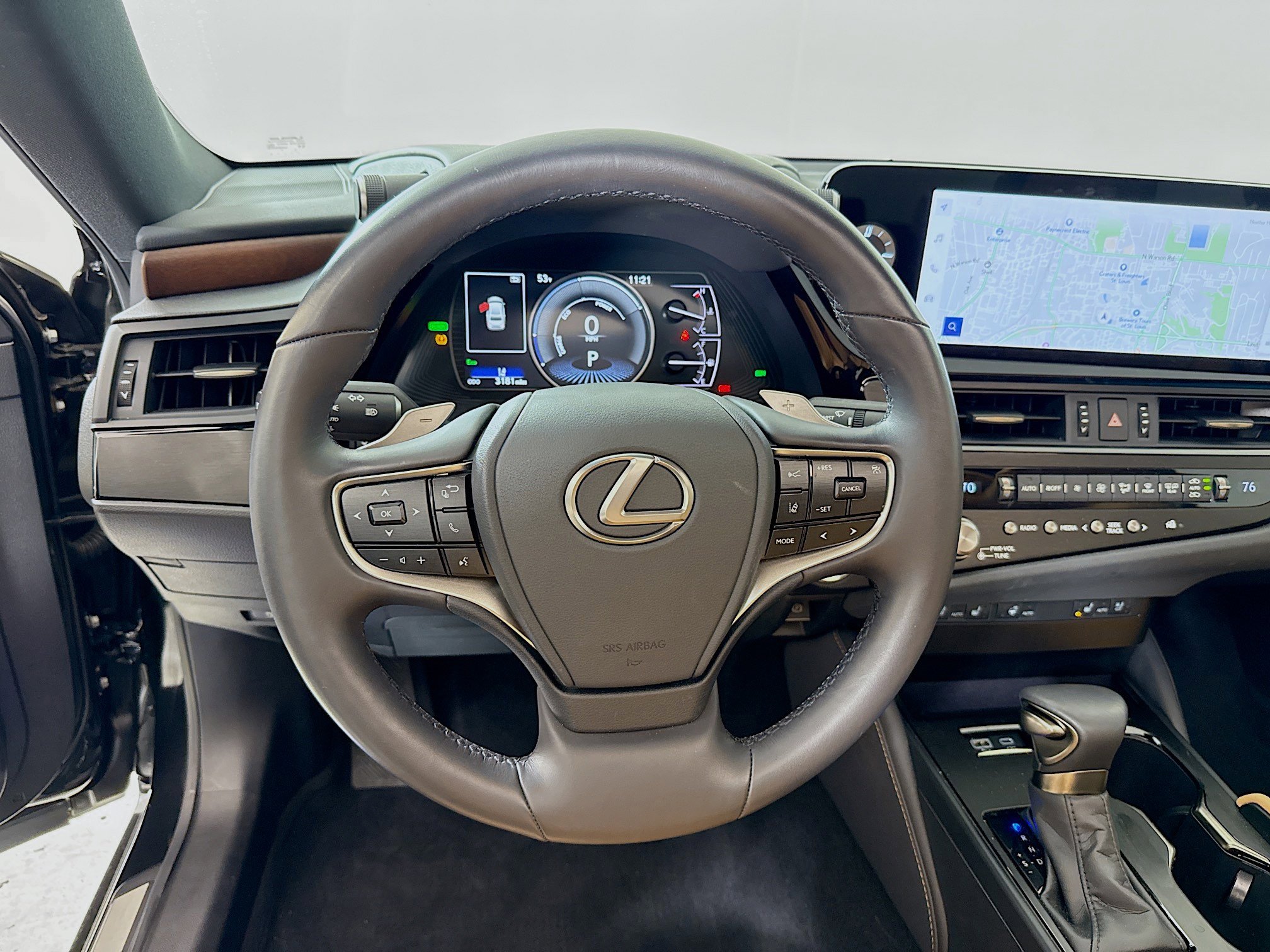 Used 2025 Lexus ES 300h w/ Premium Package image 12