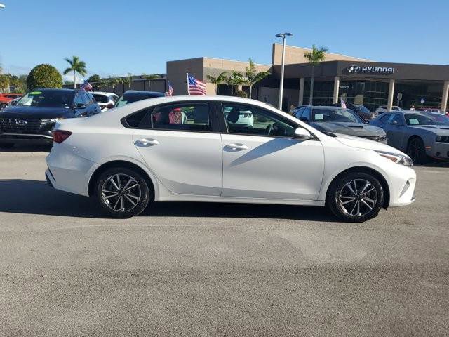 Used 2023 Kia Forte LXS w/ LXS Technology Package image 4