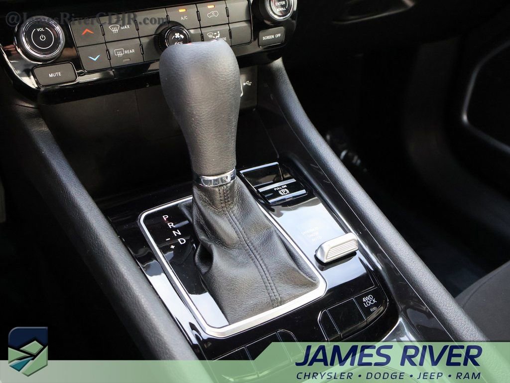 Used 2024 Jeep Compass Sport image 36