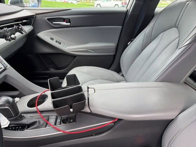 Used 2022 Toyota Avalon XLE FWD image 15