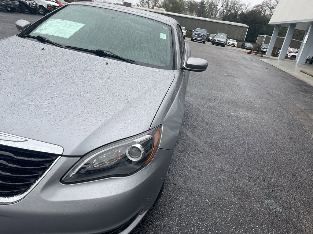 Used 2013 Chrysler 200 S image 33