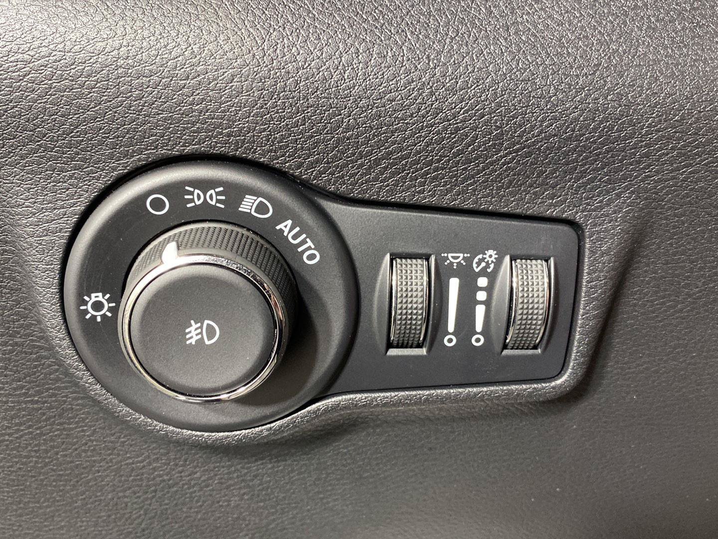 Used 2026 Jeep Compass Limited AWD/4WD image 20