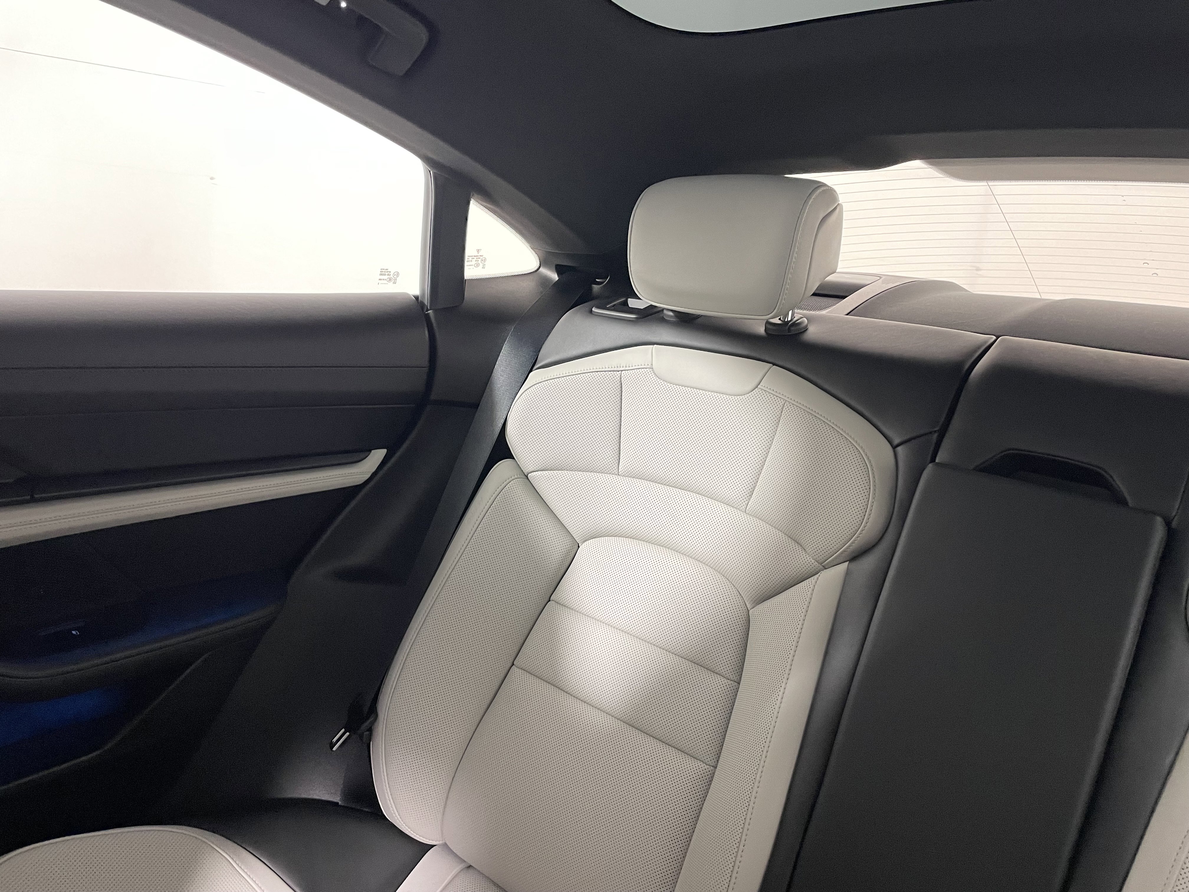 Certified 2022 Porsche Taycan 4S image 15