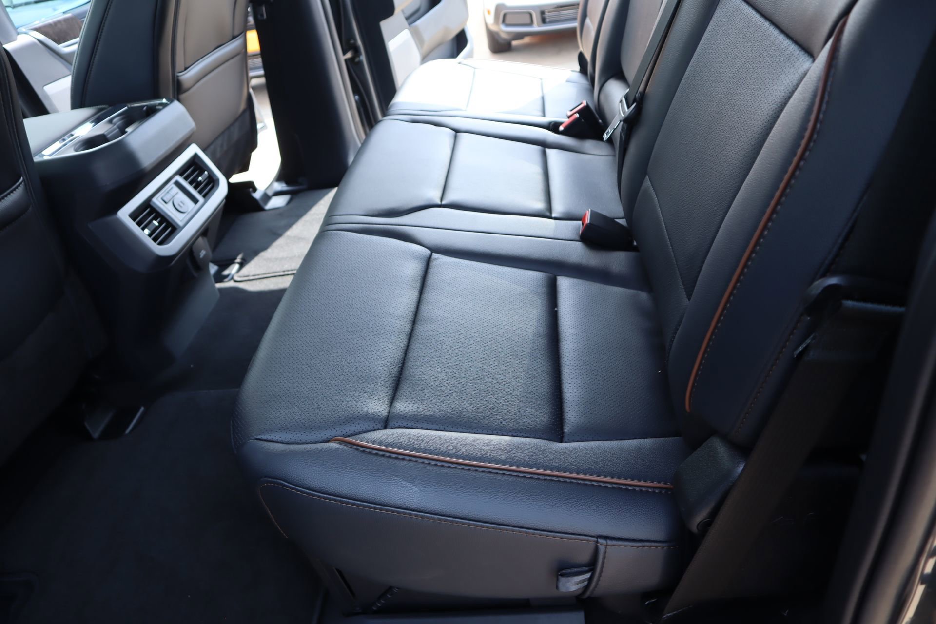 New 2026 Ford F250 Lariat w/ FX4 Off-Road Package image 12