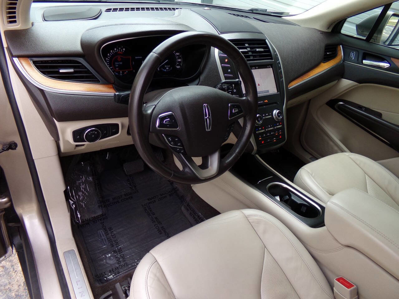 Used 2018 Lincoln MKC Select w/ Select Plus Package FWD image 16