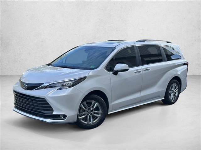 New 2025 Toyota Sienna XLE