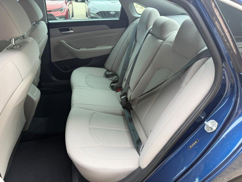 Used 2018 Hyundai Sonata SEL w/ Cargo Package image 11