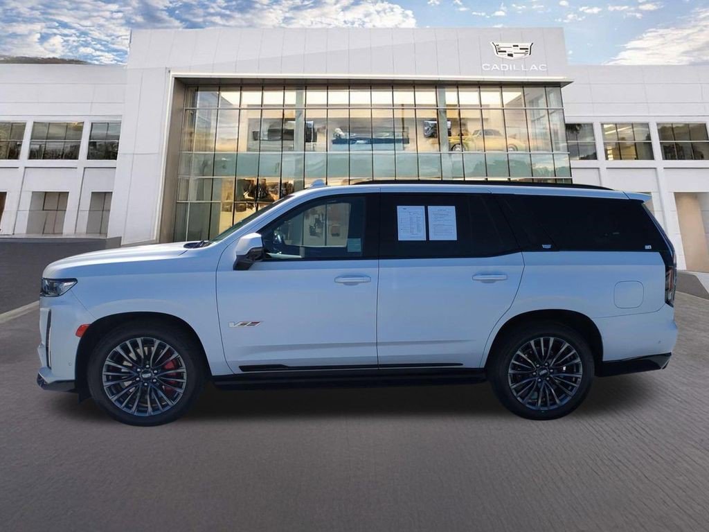 Certified 2024 Cadillac Escalade V w/ Heavy-Duty Trailer Package image 12