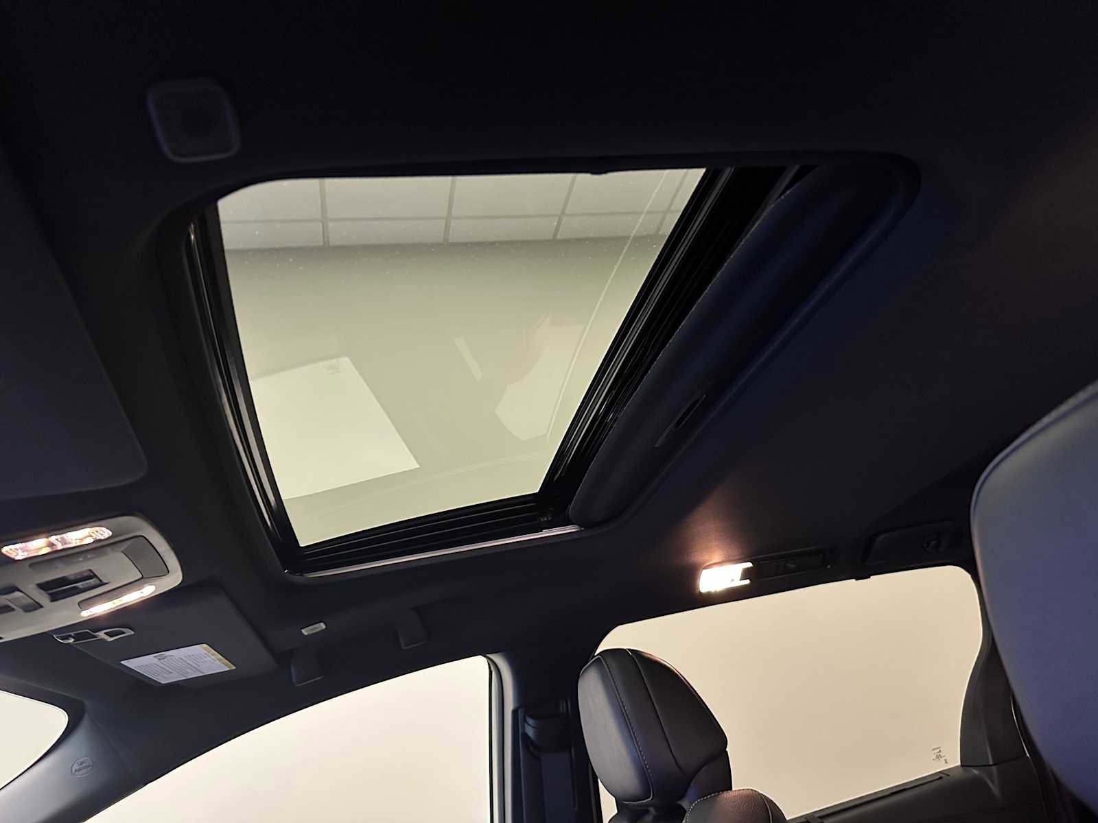 Certified 2026 Toyota Sienna XLE Woodland Edition image 21