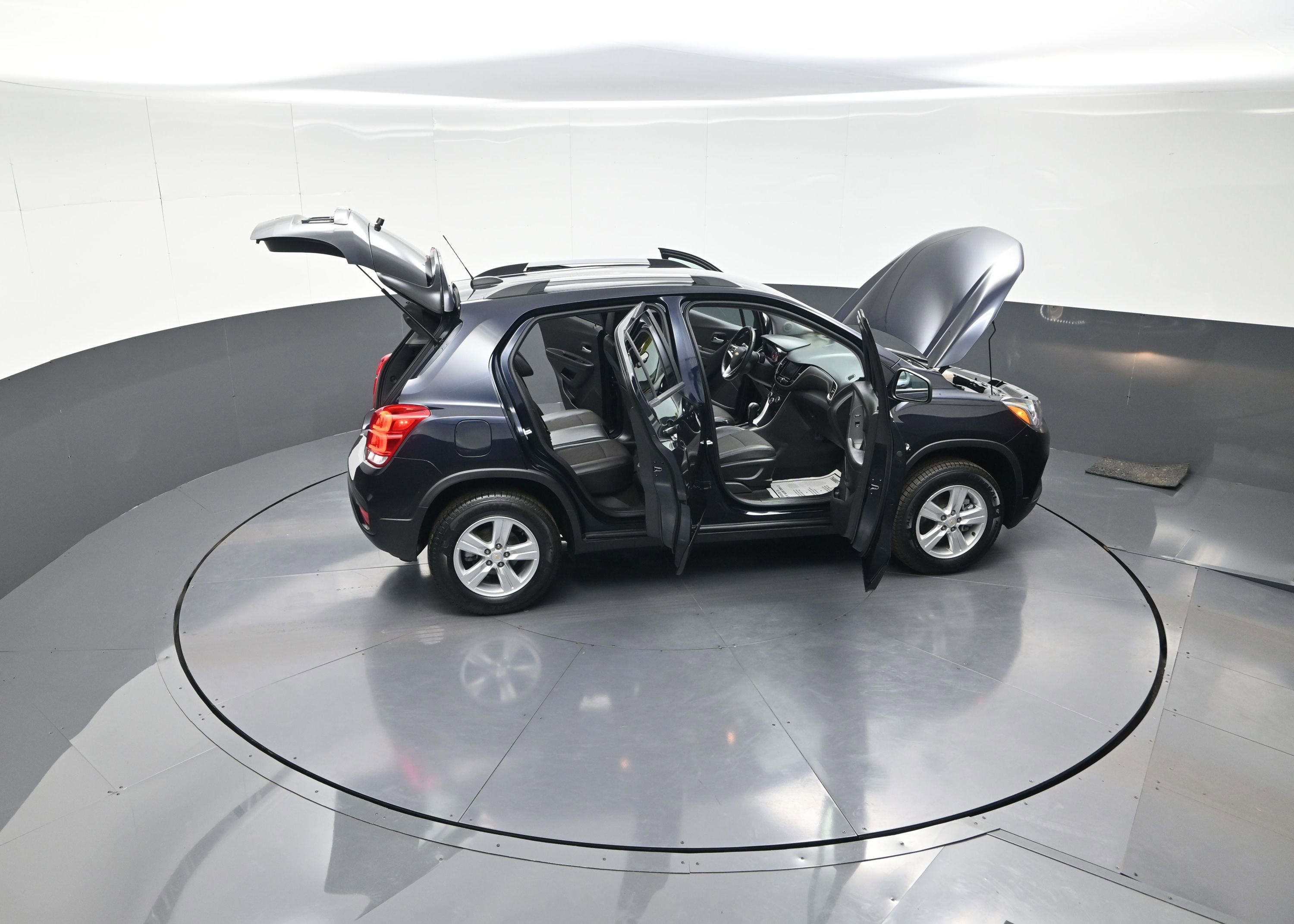 Used 2022 Chevrolet Trax LT w/ LT Convenience Package image 14