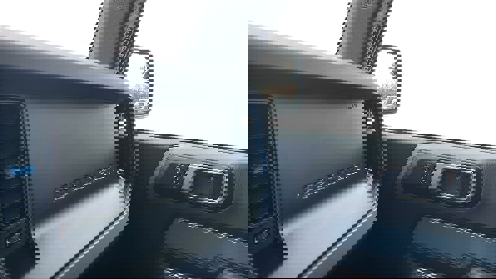 Used 2022 Ford Bronco Black Diamond image 19