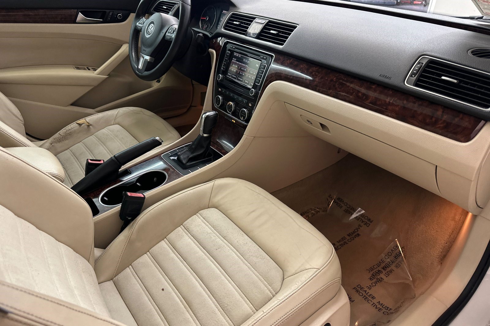 Used 2013 Volkswagen Passat TDI SEL Premium image 32