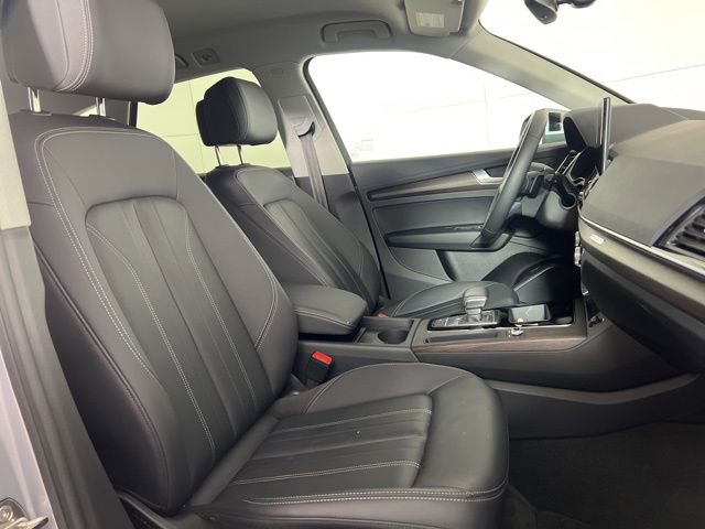 Used 2023 Audi Q5 2.0T Premium w/ Convenience Package image 13