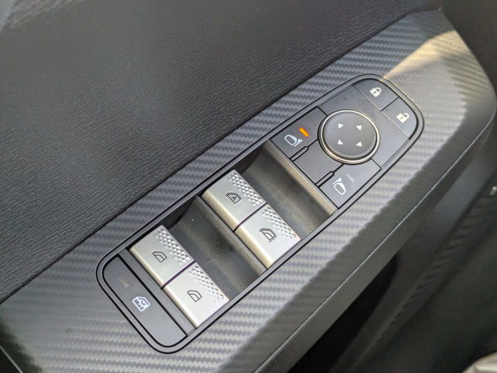 New 2025 Mitsubishi Outlander SE image 22