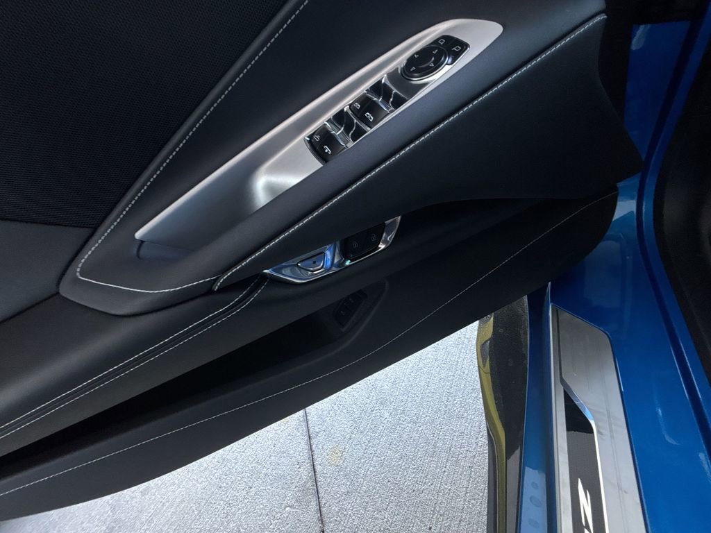 Used 2025 Chevrolet Corvette Z06 image 19