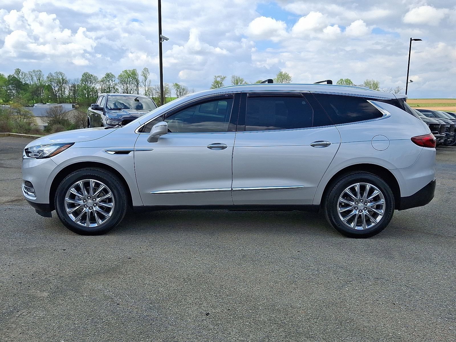 Used 2020 Buick Enclave Premium w/ Surround and Sites Package image 4